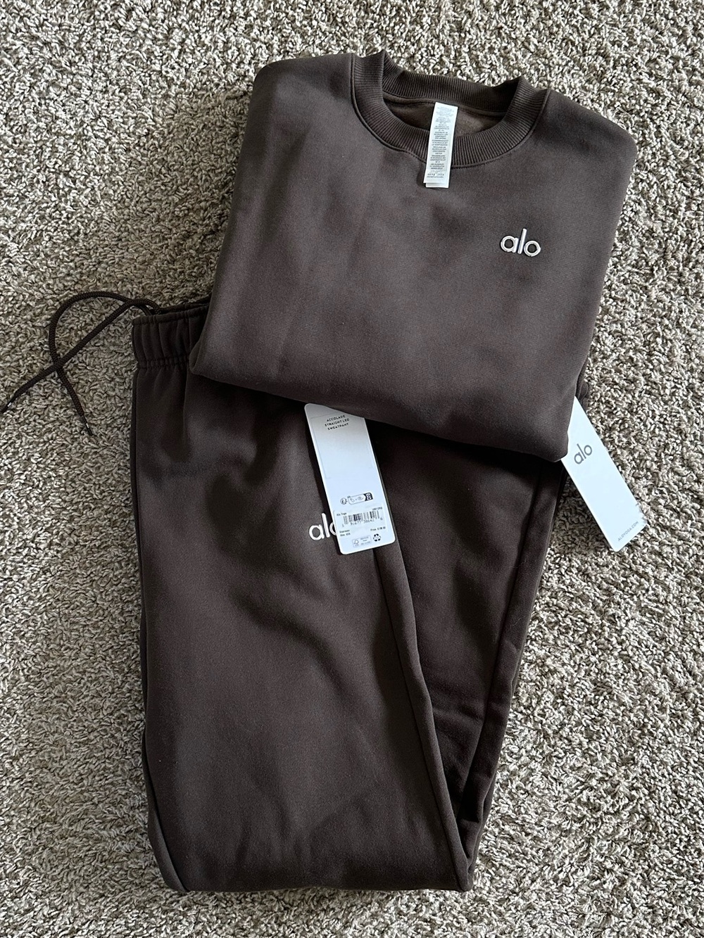 ALO Yoga Accolade Crew Pullover & Straight leg sweats set - Espresso Brown NWT
